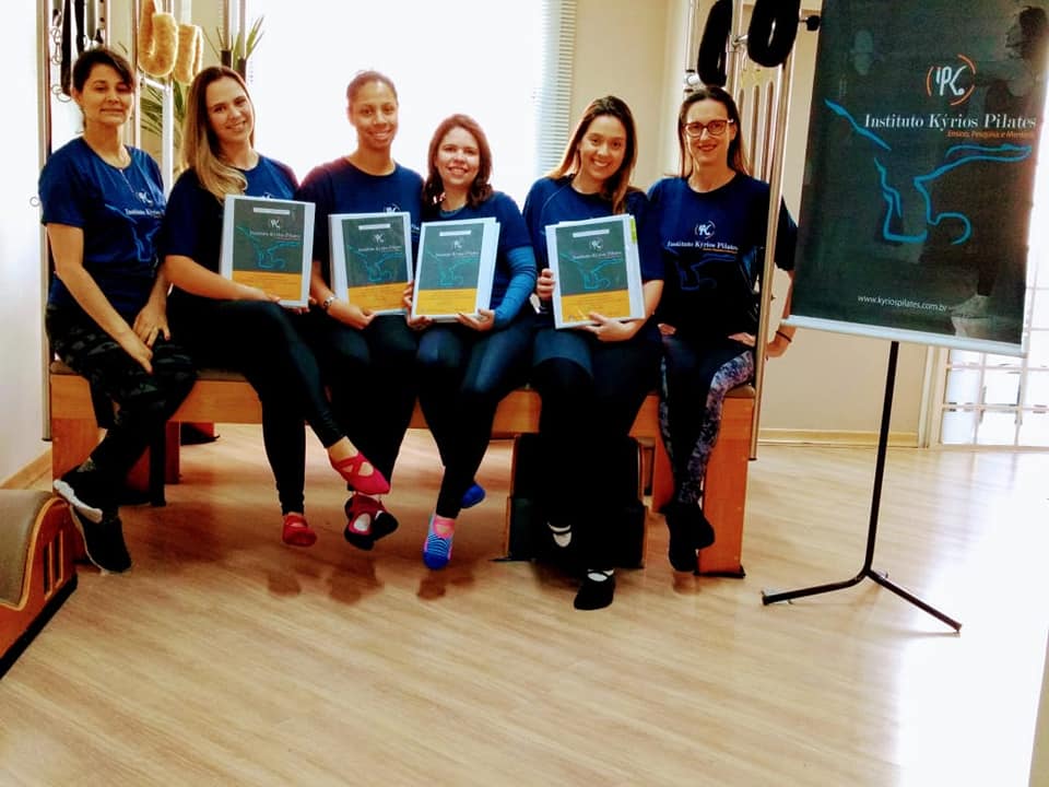 Turma formada pelo curso de Formação em Pilates Clássico do Instituto Kýrios